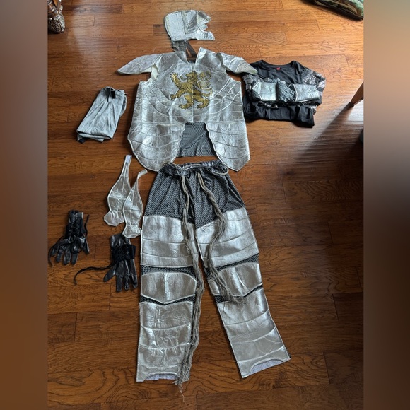 Spirit Other - Spirit Silver Knight Costume Men’s size XXL‎